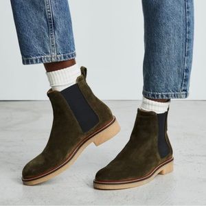 Everlane The Italian Leather Chelsea Boot in Olive Suede